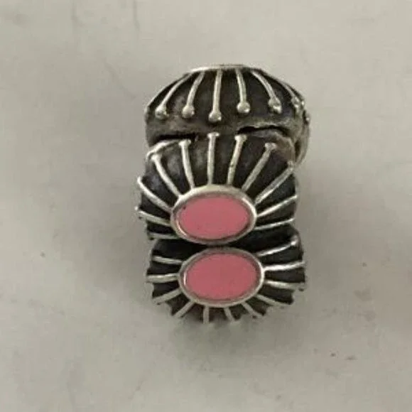 PANDORA PINK ENAMEL OYSTER CLIP - Picture 1 of 3